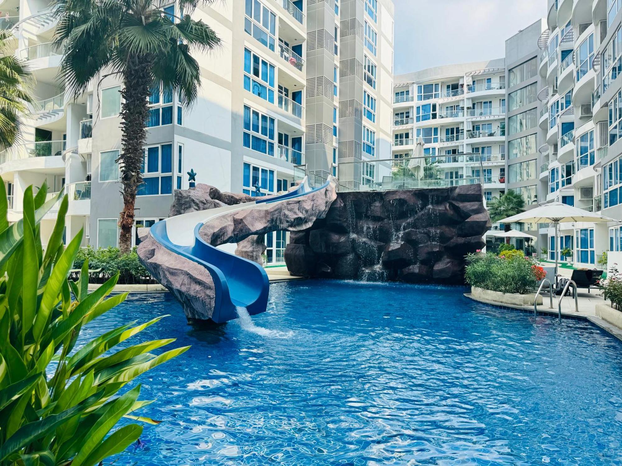 Grand Avenue Conde Pattaya Apartment Exterior photo