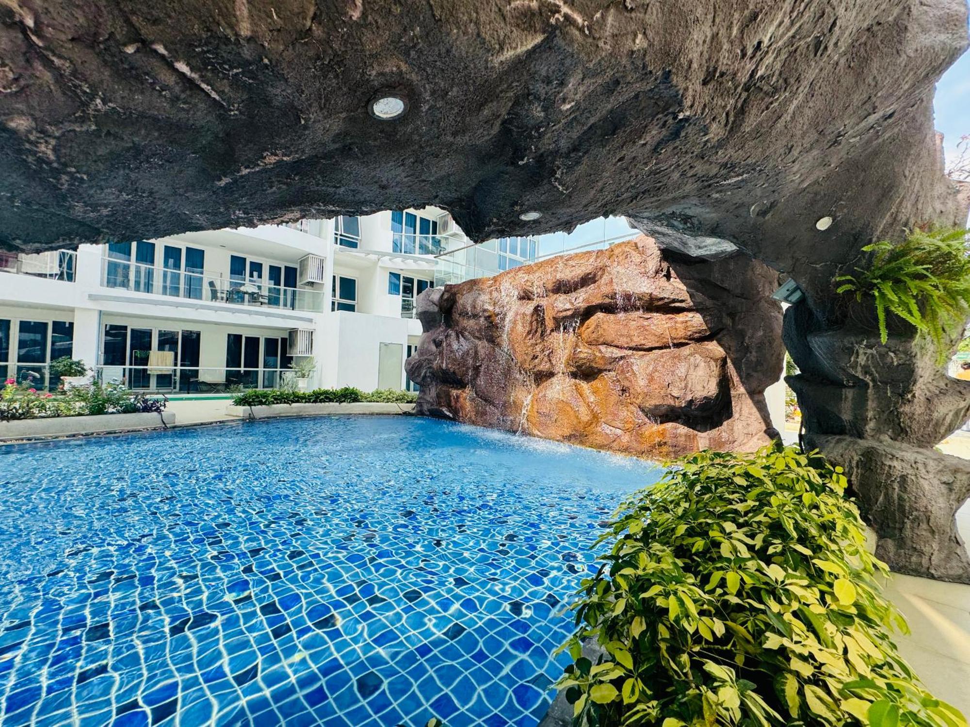Grand Avenue Conde Pattaya Apartment Exterior photo